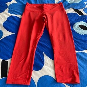Lululemon Fire Red Wonder Under Capris
